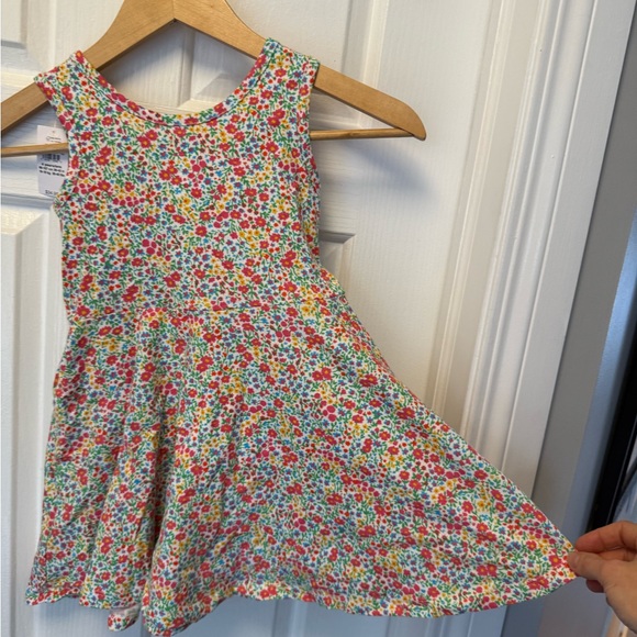 BNWT GAP kids twirl dress in floral print size 4T - Picture 4 of 4